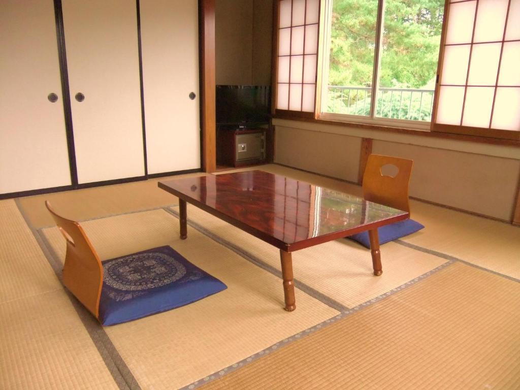 Nishimiyasou Hotel Fujikawaguchiko Ruang foto